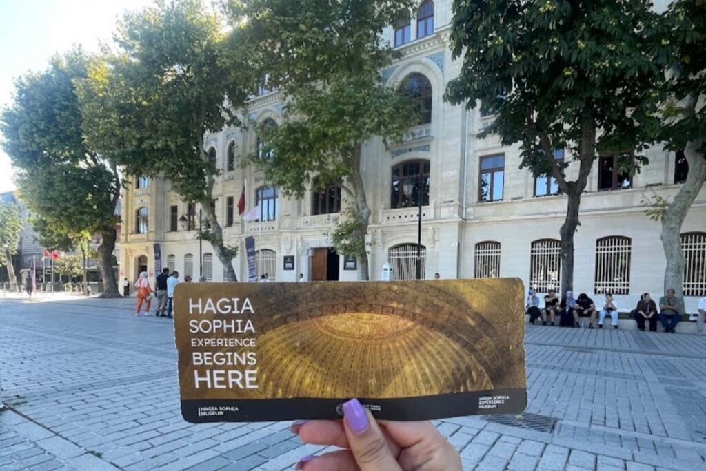 Entrada al museo de historia de Santa Sofia