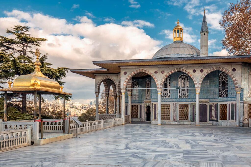 Entrada al Palacio de Topkapi sin colas