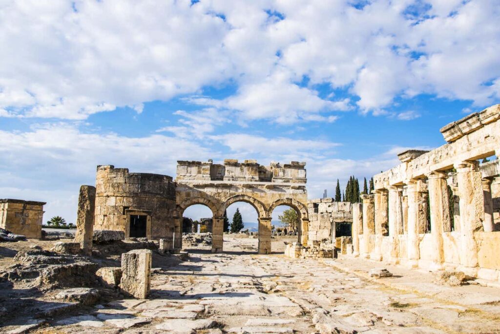 Excurcion a Hierapolis y Pamukkale en avion